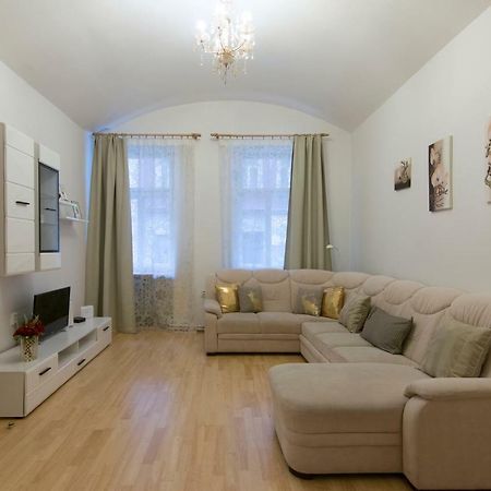 Spacious Apartment Near Wenceslas Square ปราก ภายนอก รูปภาพ