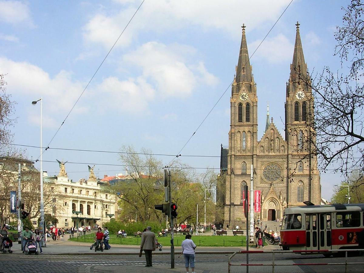 Spacious Apartment Near Wenceslas Square ปราก ภายนอก รูปภาพ