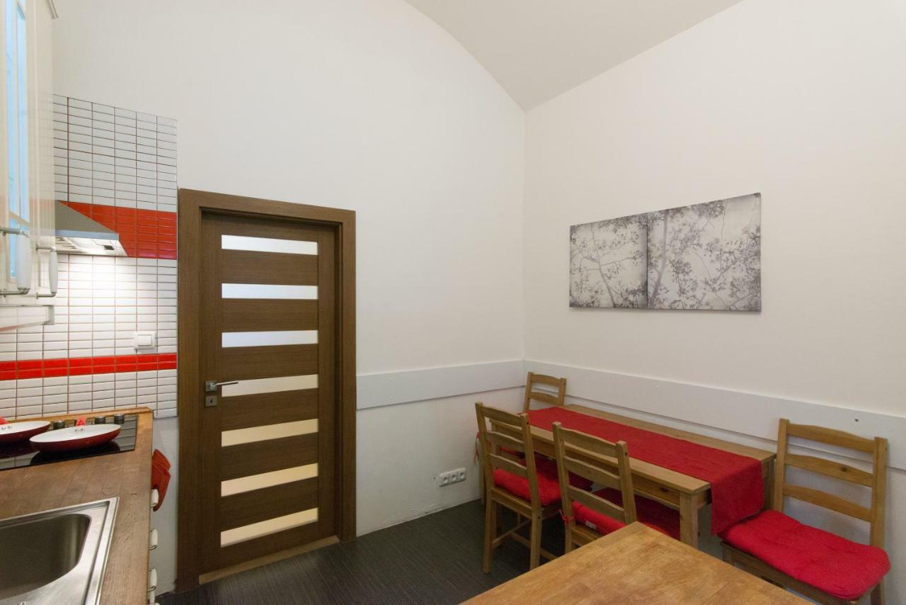 Spacious Apartment Near Wenceslas Square ปราก ภายนอก รูปภาพ