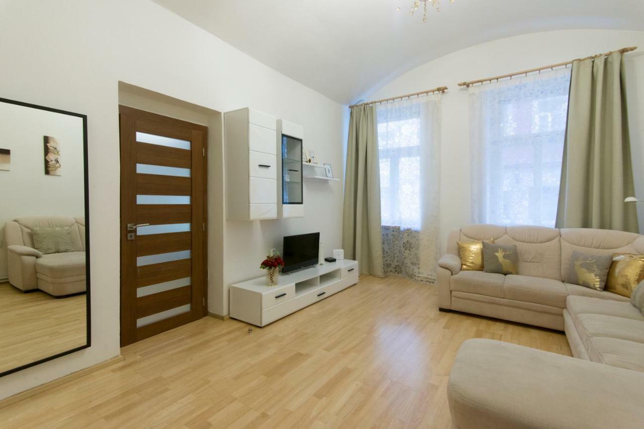Spacious Apartment Near Wenceslas Square ปราก ภายนอก รูปภาพ
